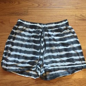 Striped stretchy shorts